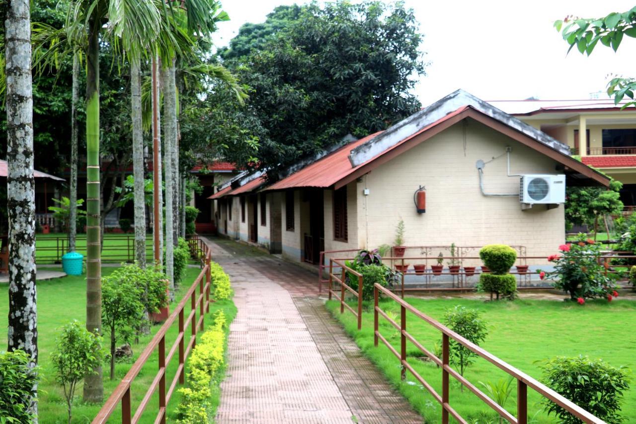 Hotel Wildlife Camp Sauraha Zewnętrze zdjęcie