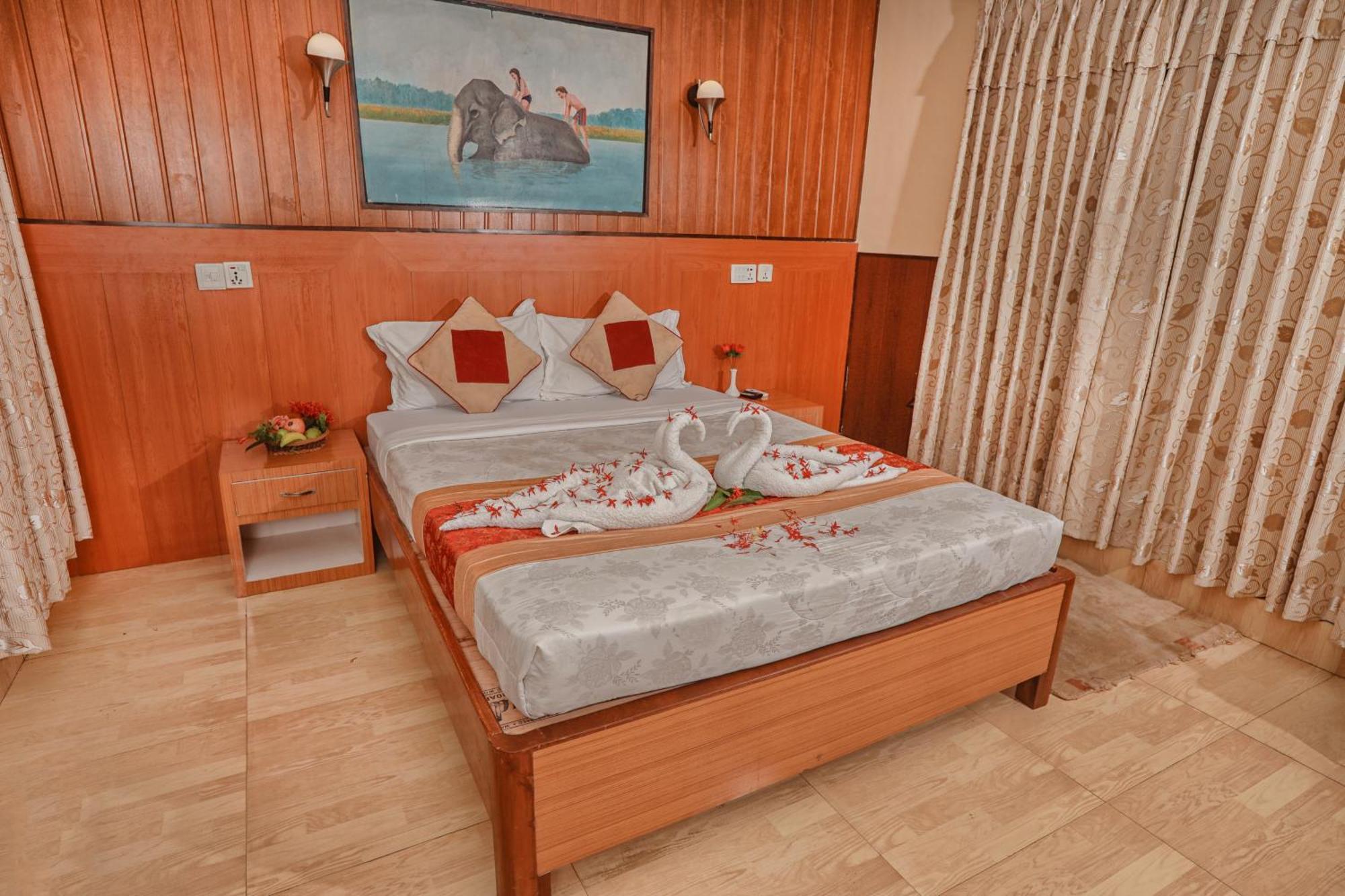 Hotel Wildlife Camp Sauraha Zewnętrze zdjęcie