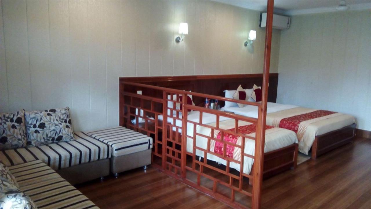 Hotel Wildlife Camp Sauraha Zewnętrze zdjęcie